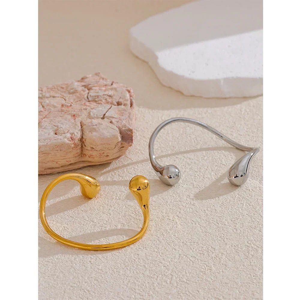 ARITHAIA BRACELET