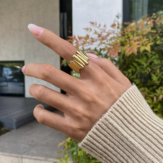 AMYRITH RING